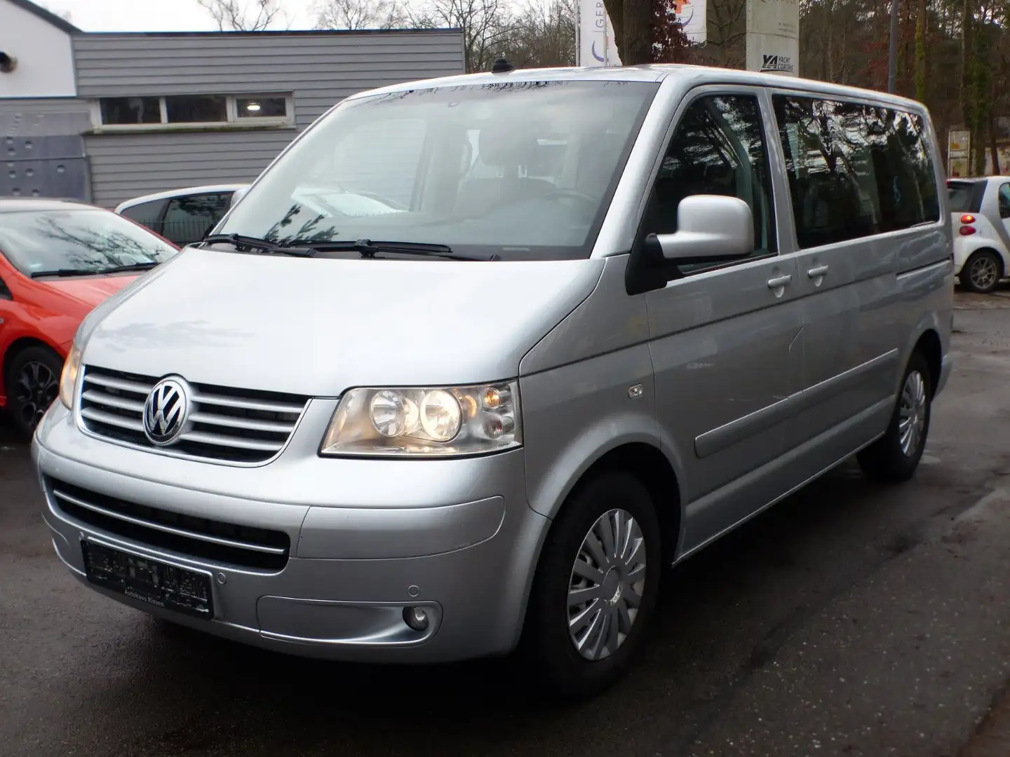 Volkswagen T5 Multivan 2.5 TDI Highline Automatik Nav Parkh Silber - 1
