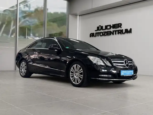 Mercedes-Benz E 250 Coupe BlueEfficiency, Rentnerfahrzeug