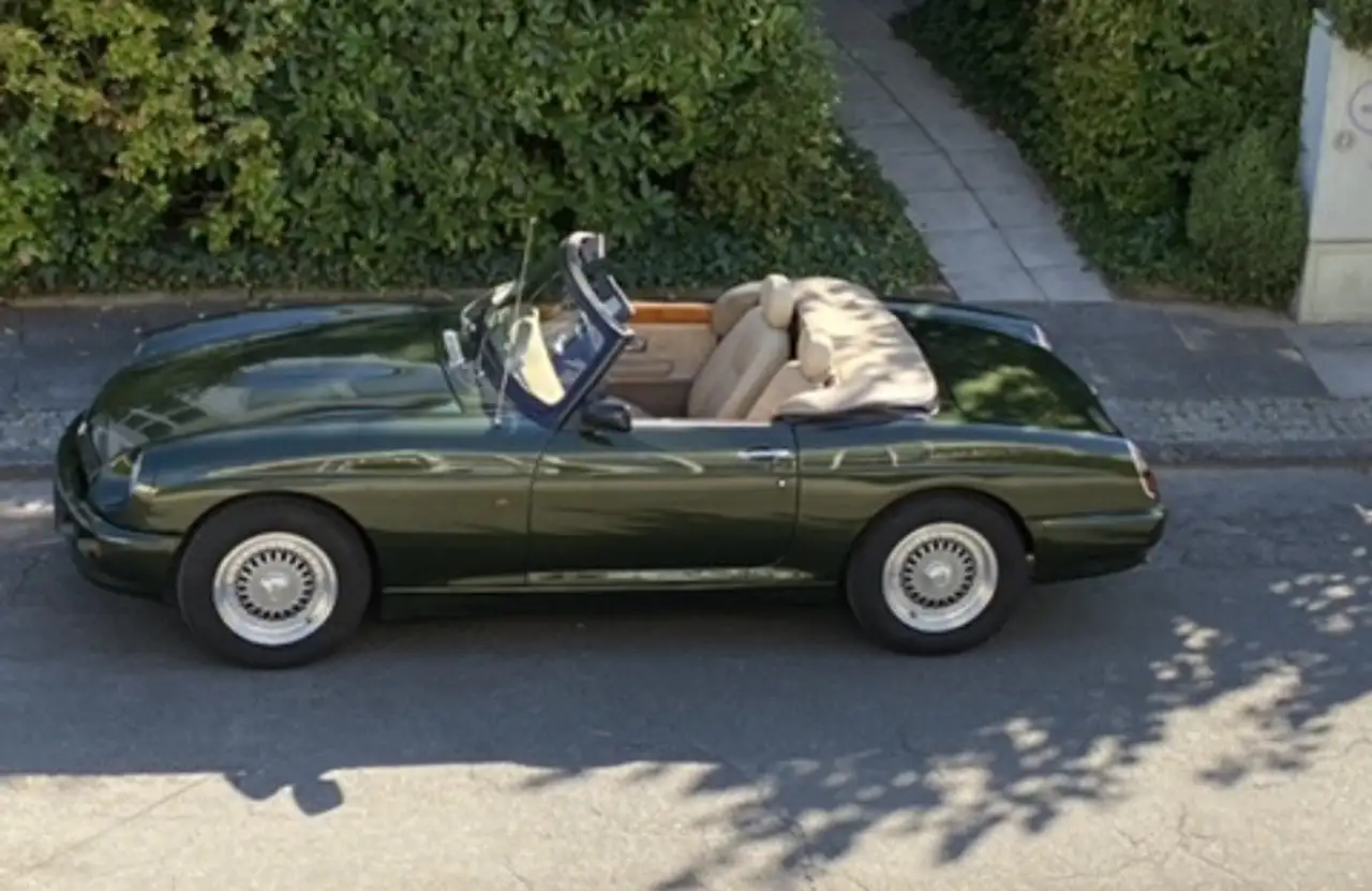 MG RV8, foto 1