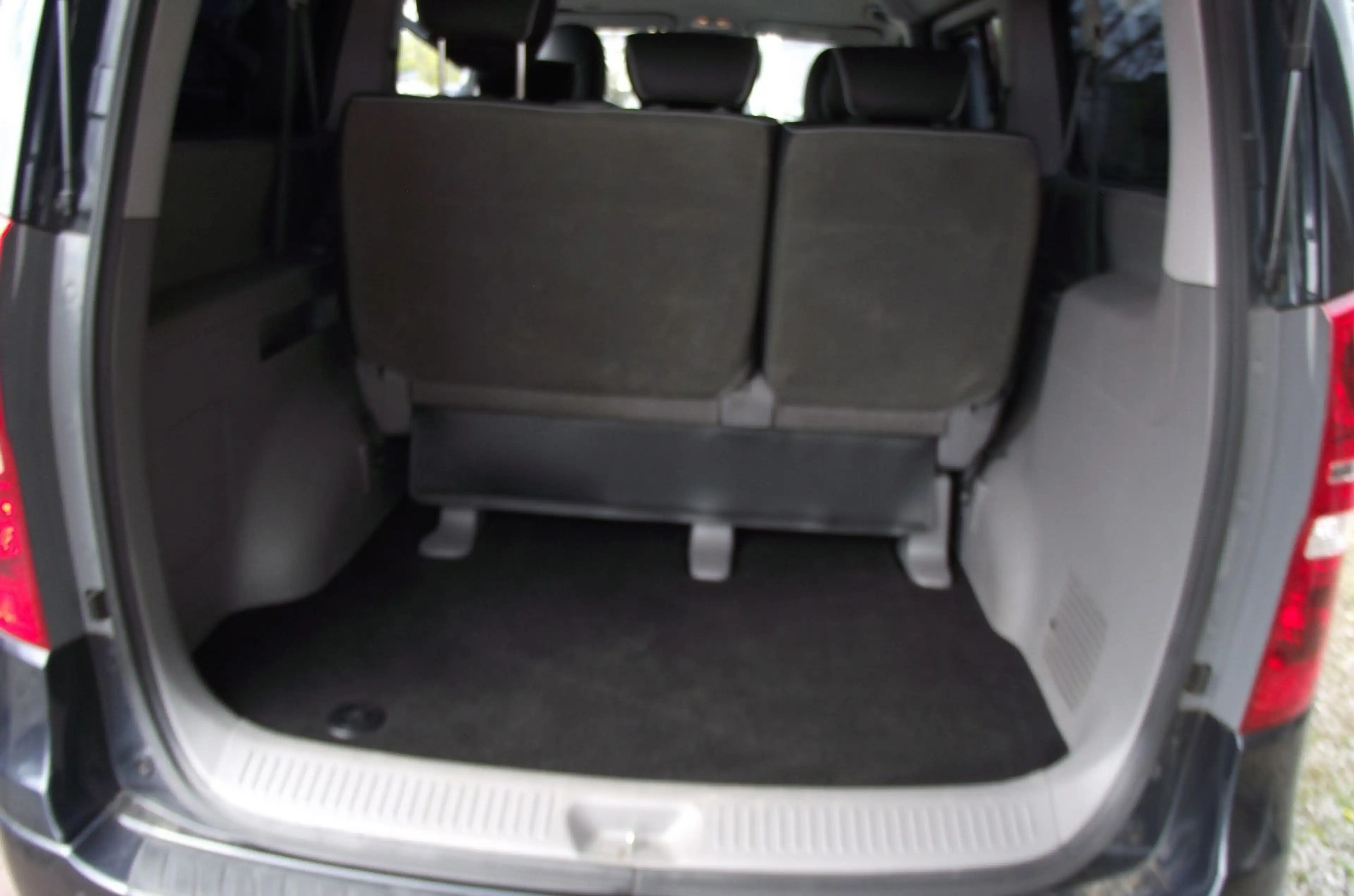 Hyundai H-1 Travel Trend  Automatik , Navi ,Standheizung — photo 10
