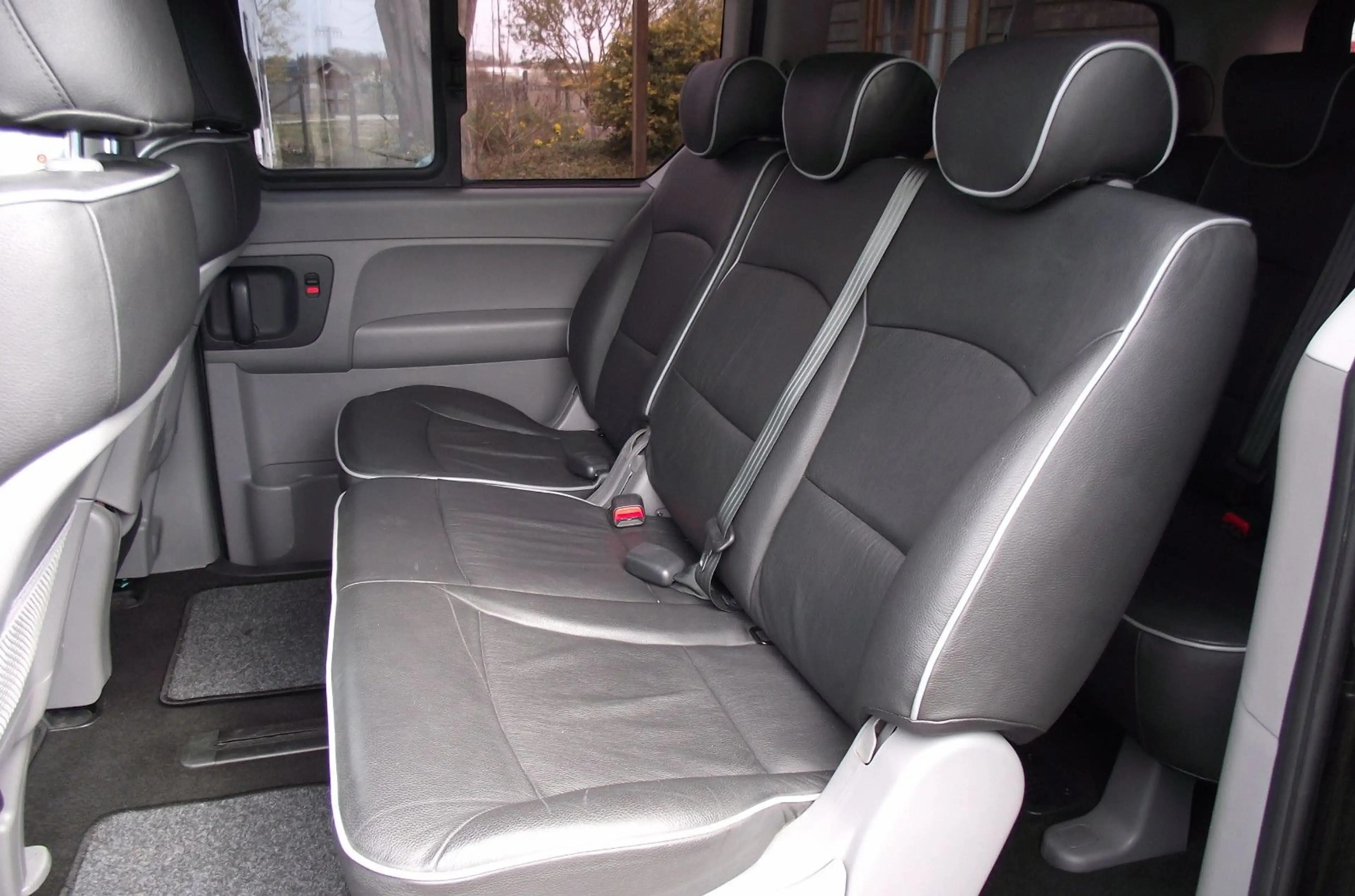 Hyundai H-1 Travel Trend  Automatik , Navi ,Standheizung — photo 7