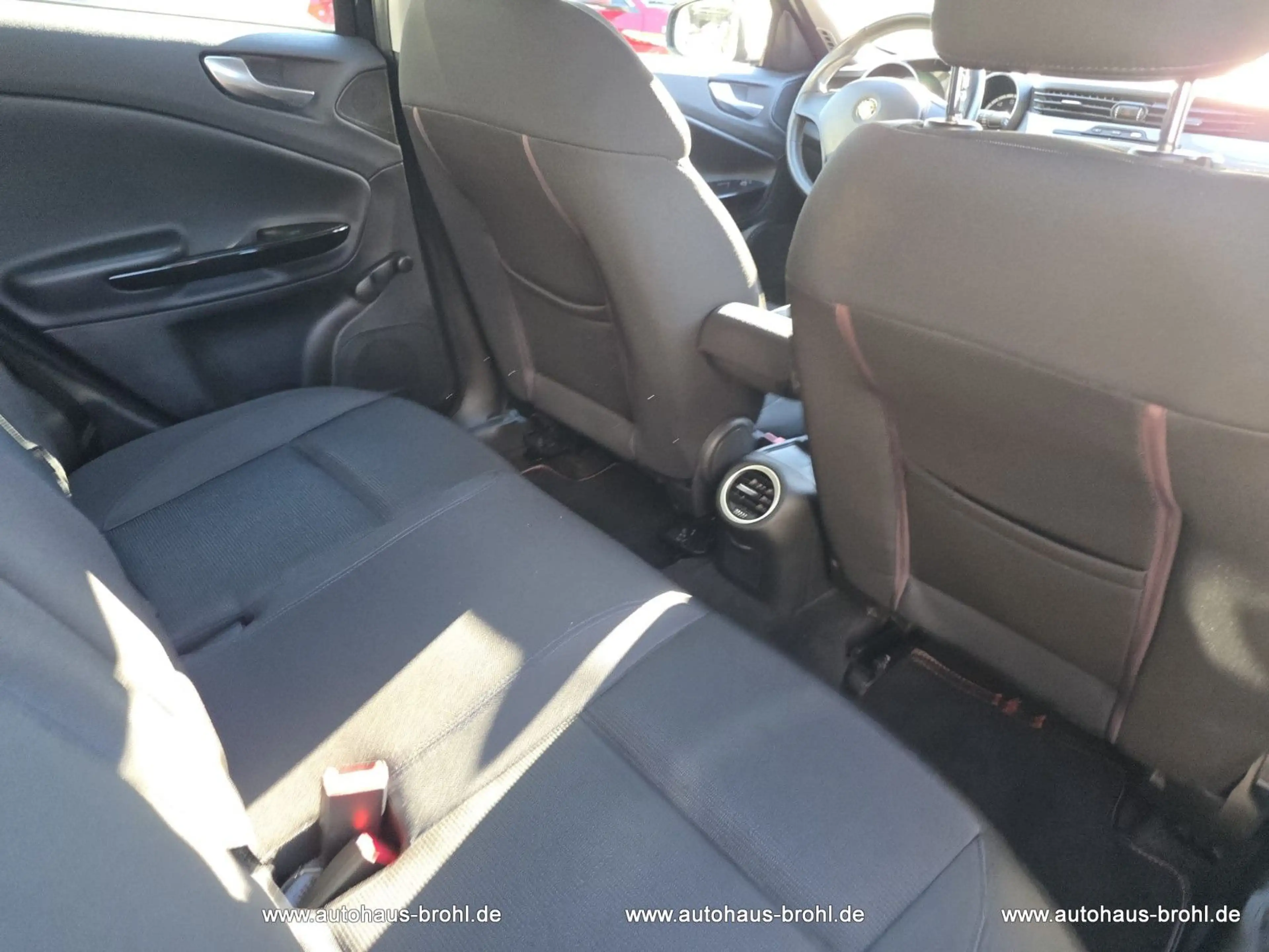 Alfa Romeo Giulietta Turismo 120PS — photo 13