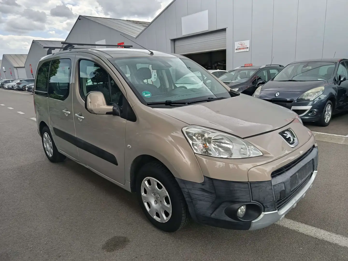 Peugeot Partner Partner Tepee 1.6 HDi Family FAP Beige - 2