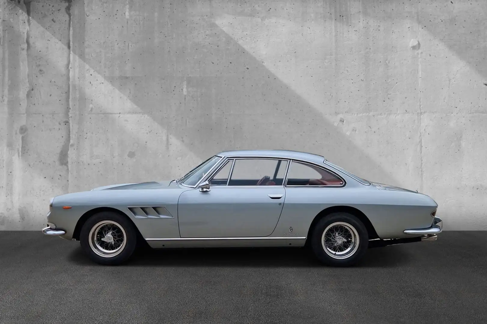Ferrari 330 GT 2+2 Serie II*Original*EU*Motorrevision Grau - 2