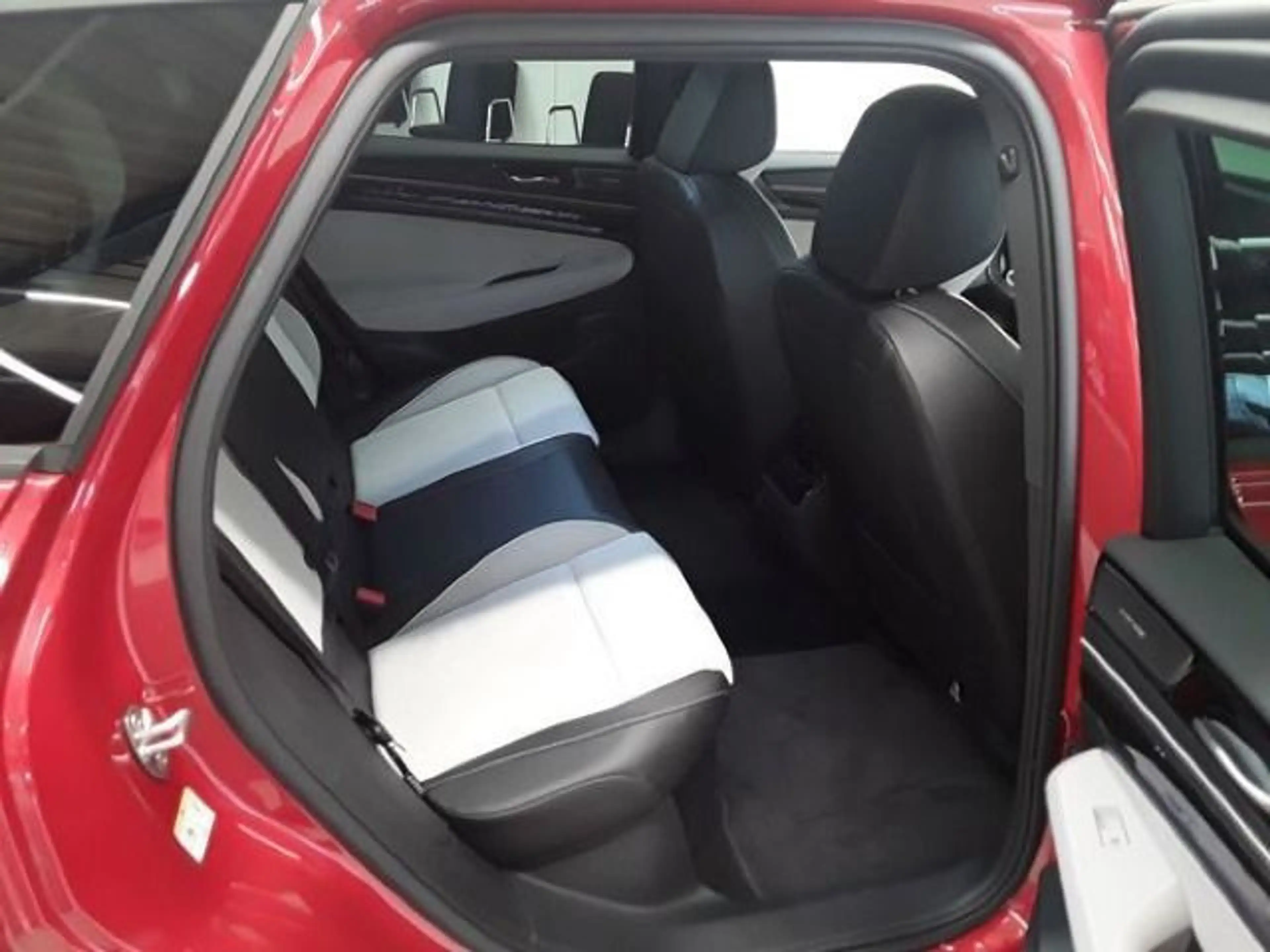 Volkswagen ID.7 Pro S Navi AHK LED-Matrix Pano Kamer — photo 10