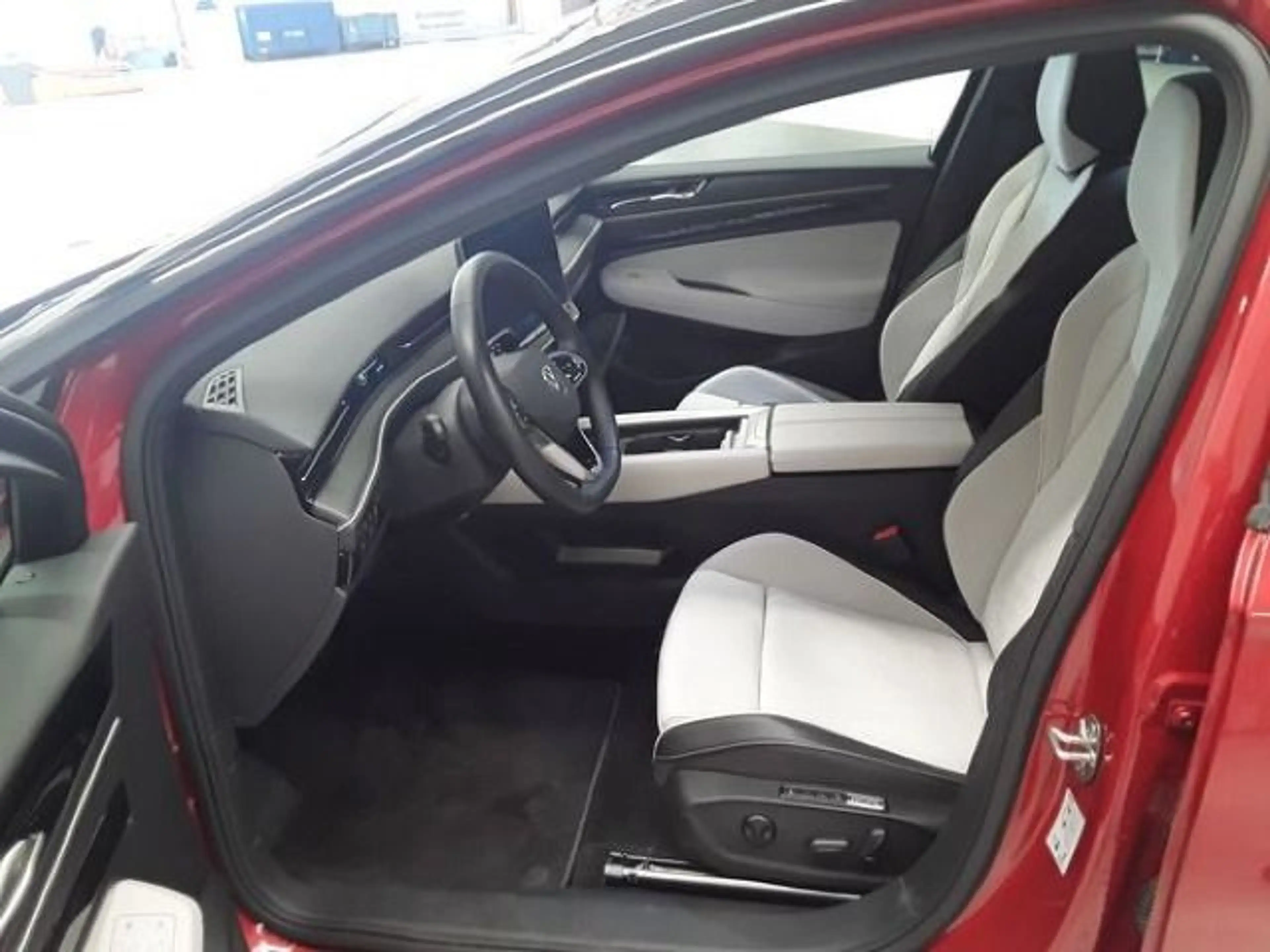 Volkswagen ID.7 Pro S Navi AHK LED-Matrix Pano Kamer — photo 6