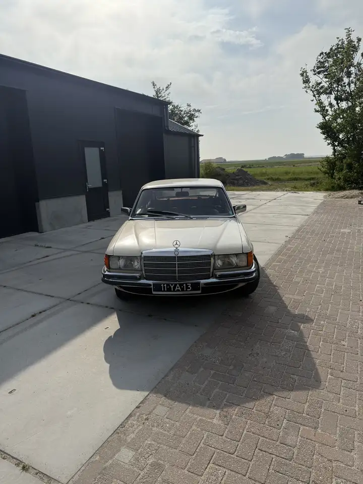 Mercedes-Benz 450 W116, foto 2