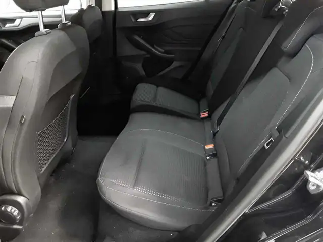 Ford Focus view 13
