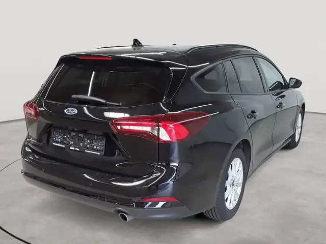 Ford Focus view 4