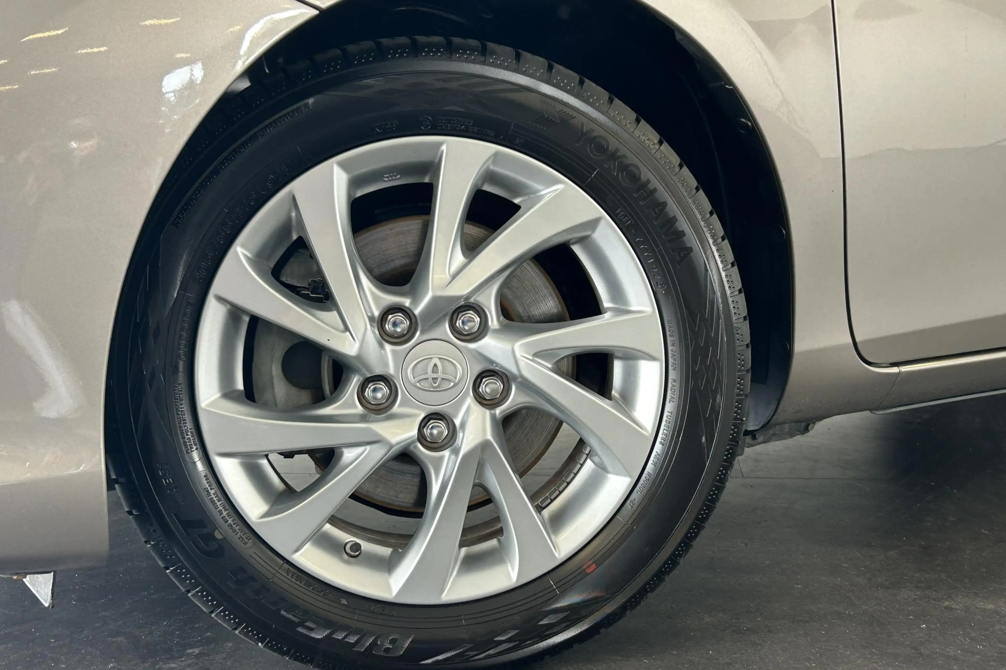 Toyota Auris 1.8 Hybrid Trend — photo 6