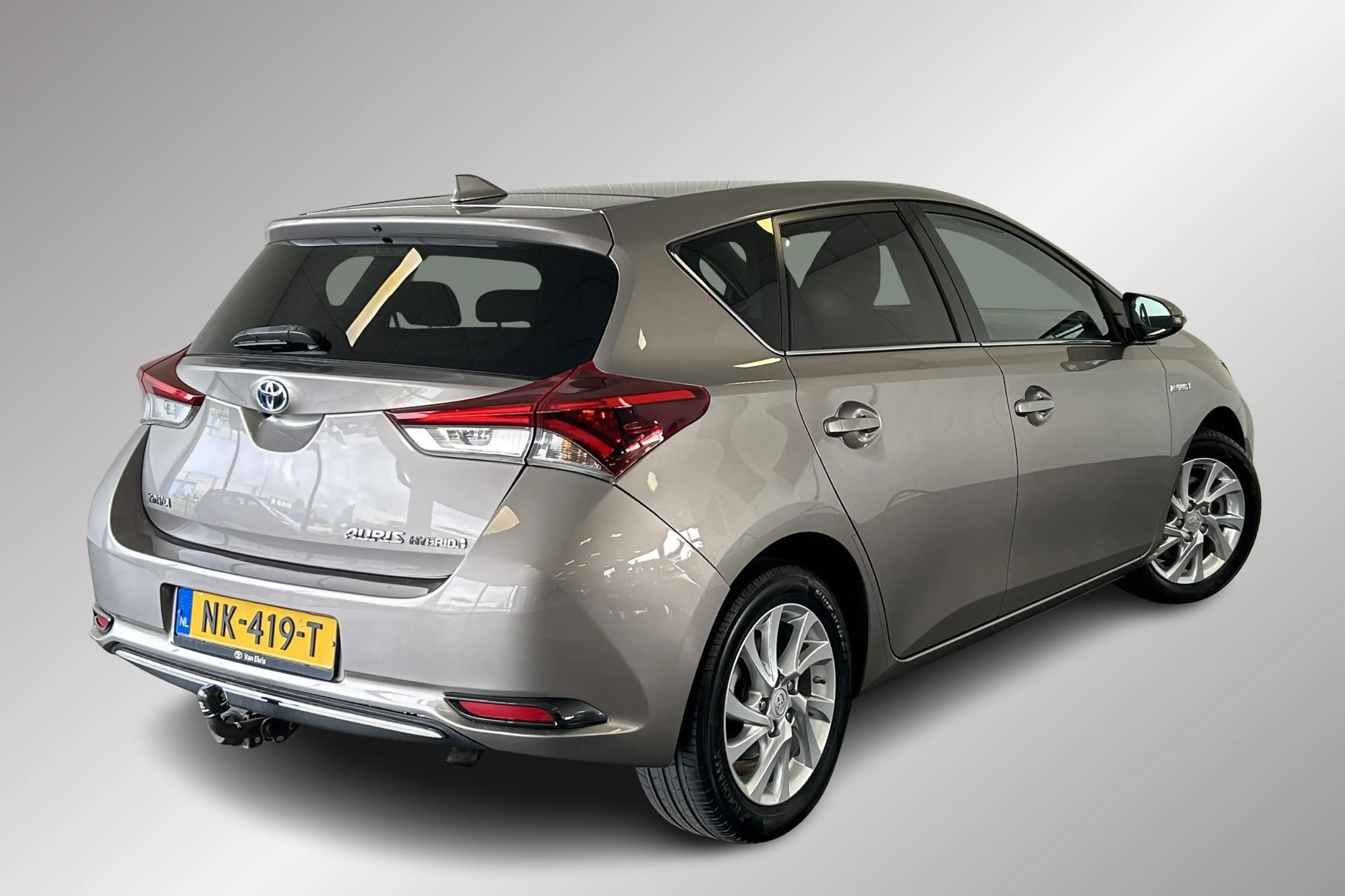 Toyota Auris 1.8 Hybrid Trend — photo 2
