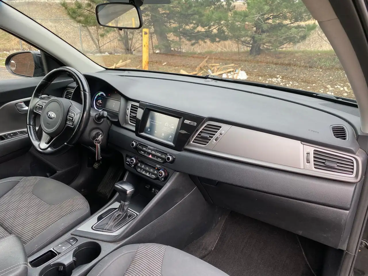 Kia Niro снимка Kia Niro