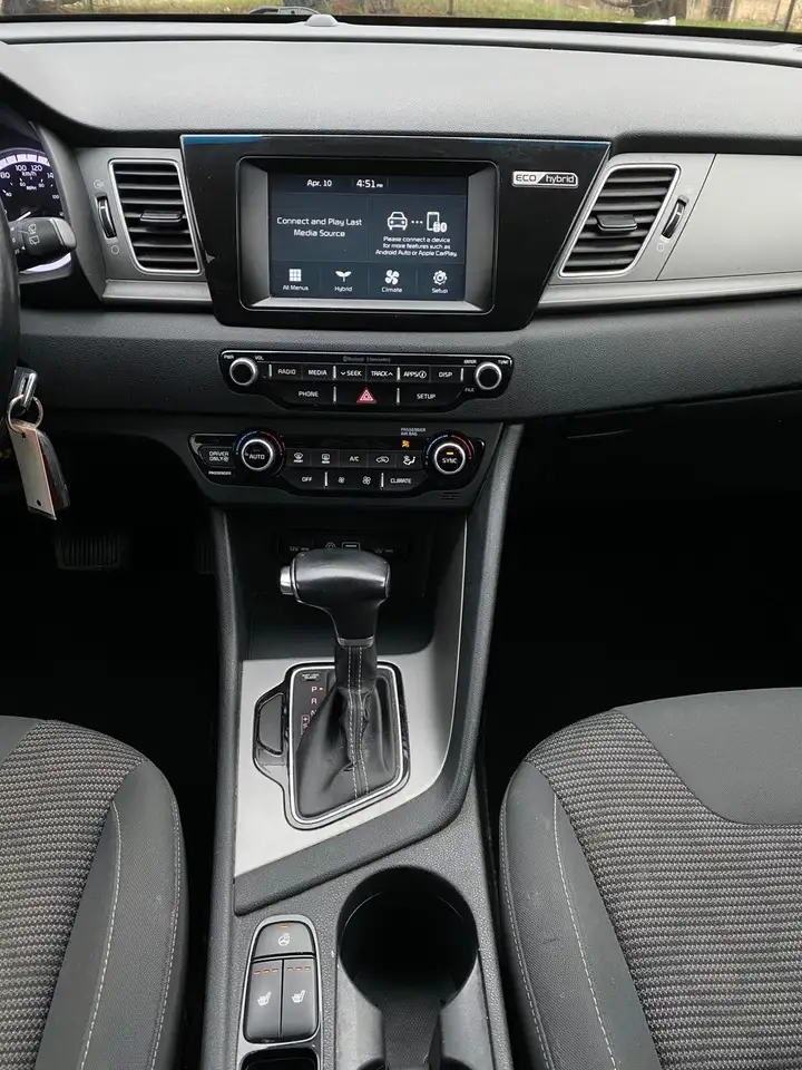 Kia Niro снимка Kia Niro
