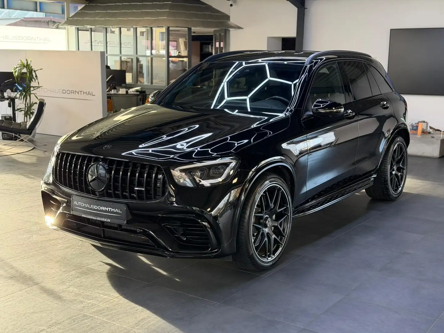 Mercedes-Benz GLC 63 AMG 4MATIC+ Schwarz - 1
