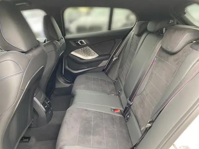 BMW 1 Series view 11