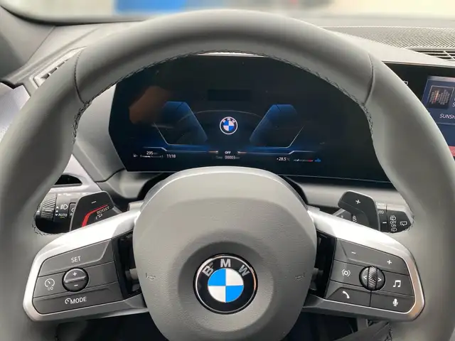 BMW 1 Series view 8