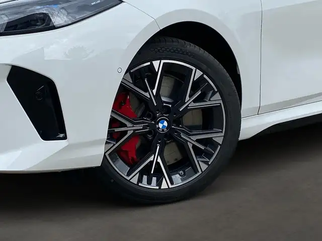 BMW 1 Series view 6