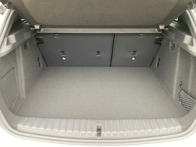 BMW 1 Series view 12