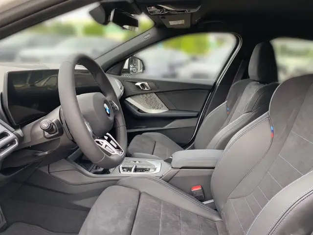 BMW 1 Series view 7