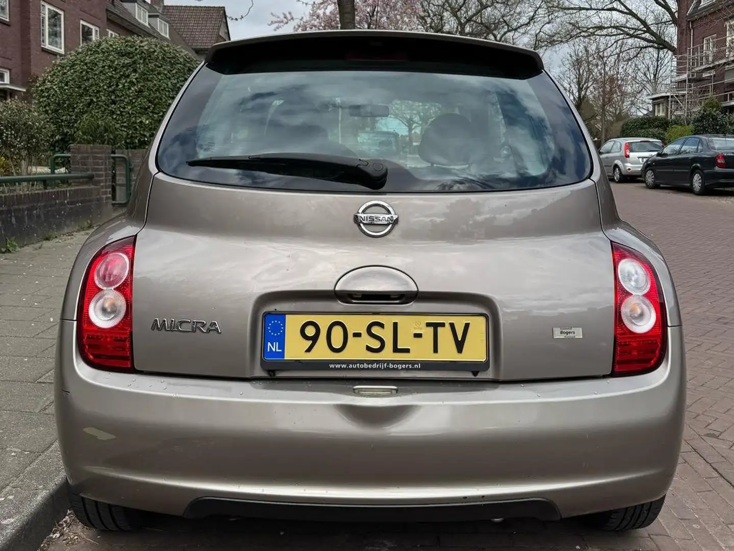 Nissan Micra Micra 1.2 Tekna Beige - 2