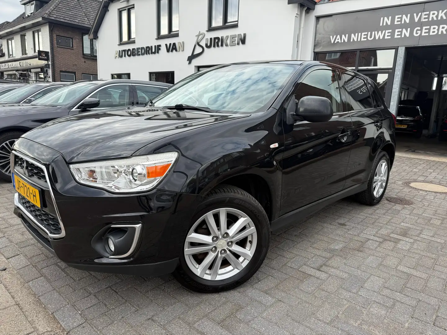 Mitsubishi ASX 1.6 Cleartec Invite, Navigatie,Cruise control,Clim Zwart - 1