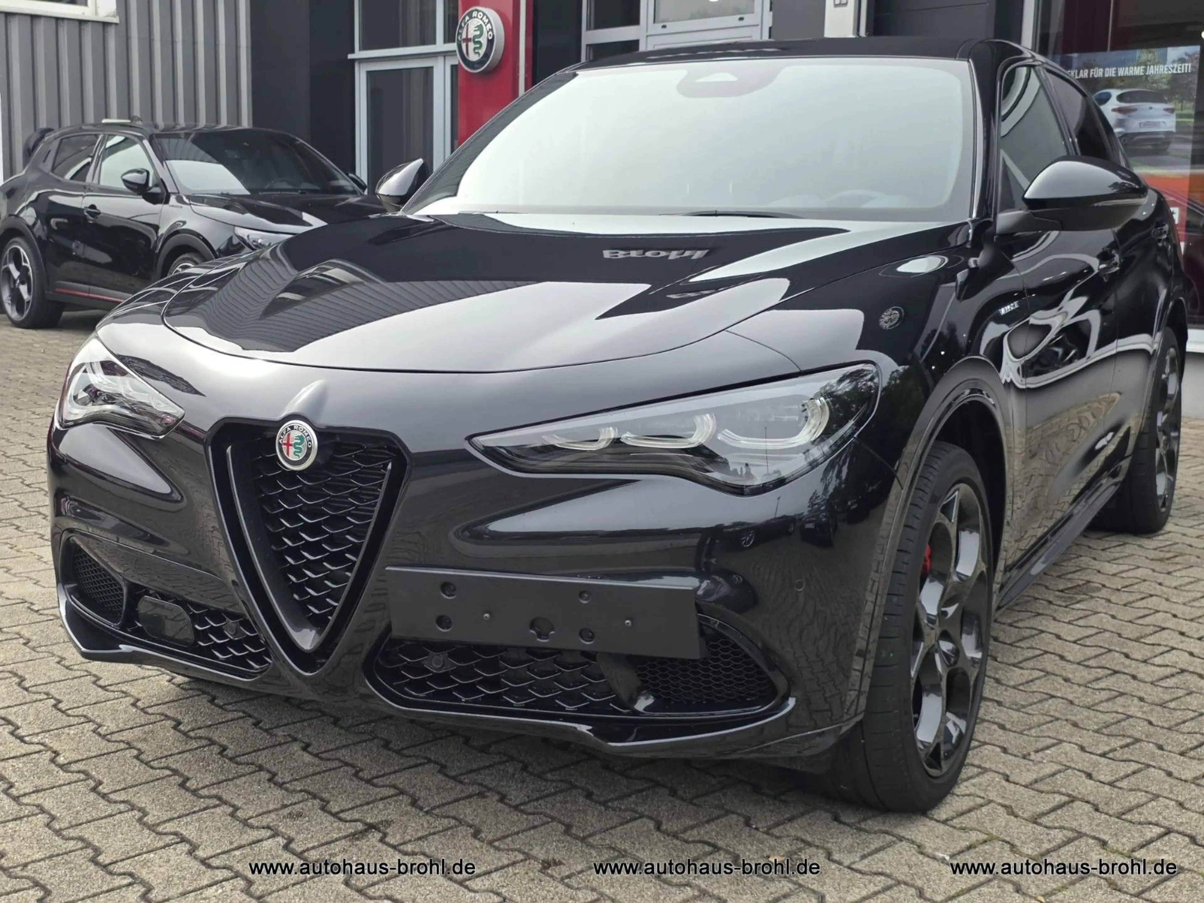 Alfa Romeo Stelvio Veloce Q4 280 PS — photo 4