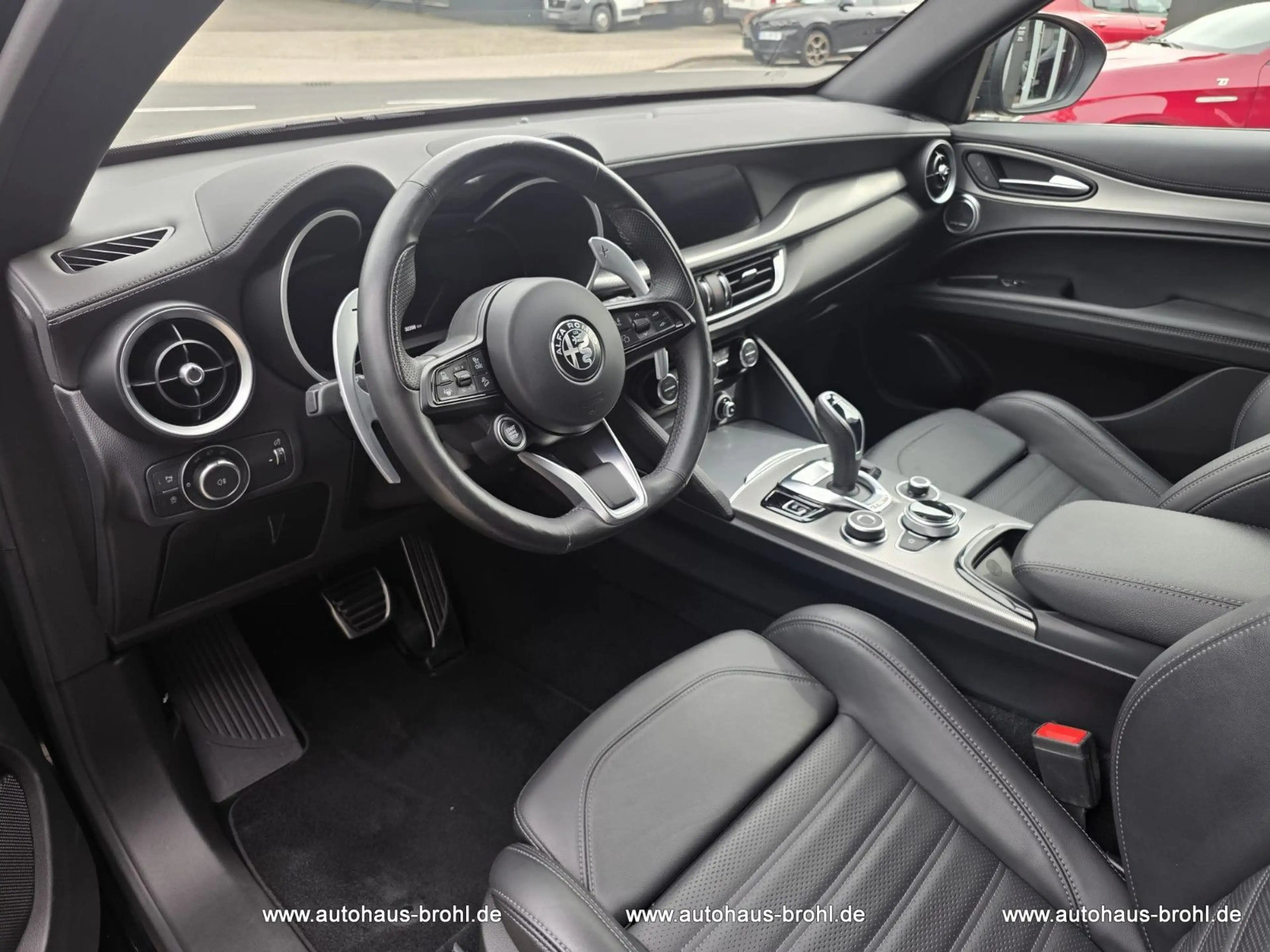 Alfa Romeo Stelvio Veloce Q4 280 PS — photo 7