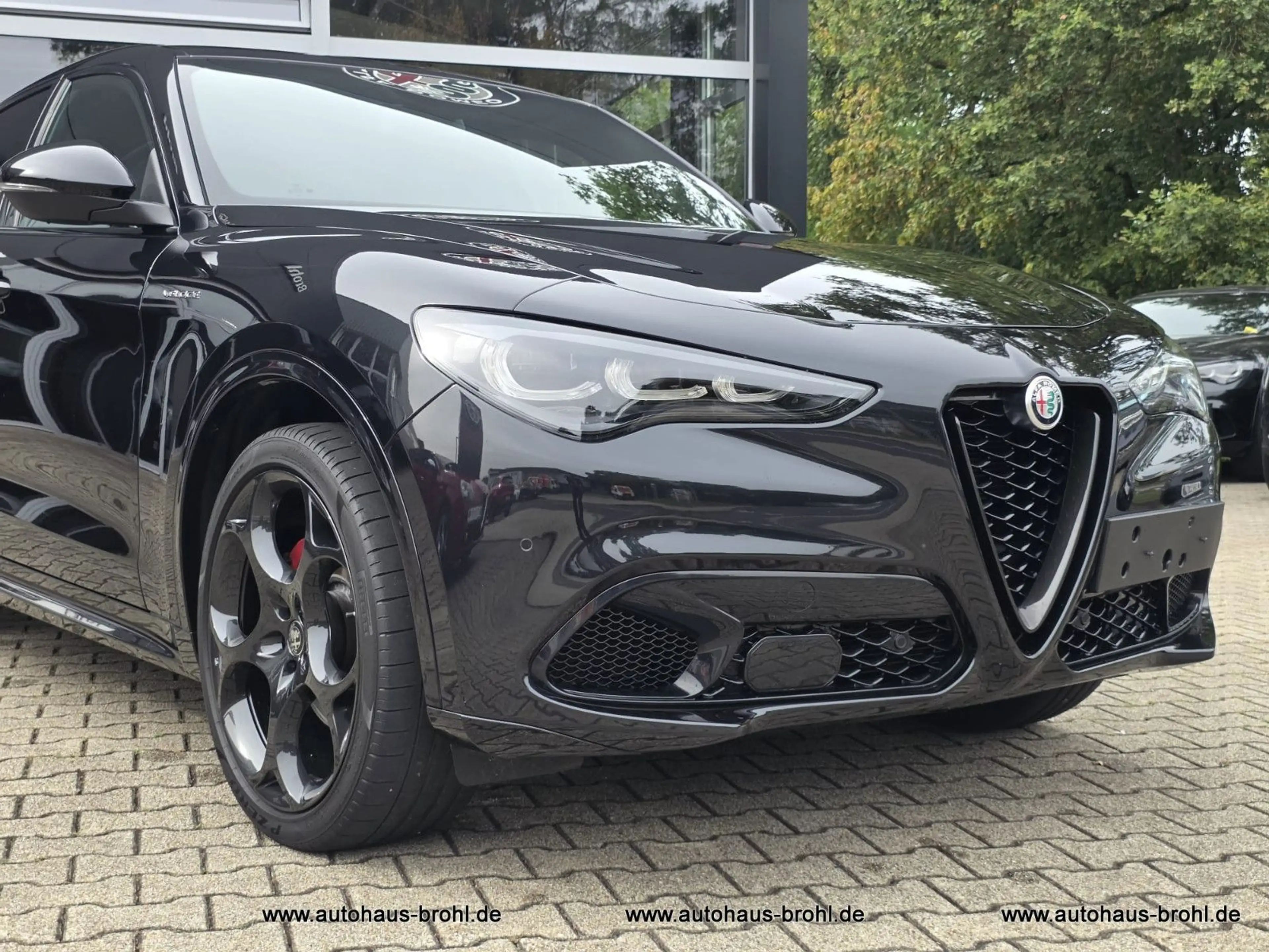 Alfa Romeo Stelvio Veloce Q4 280 PS — photo 3