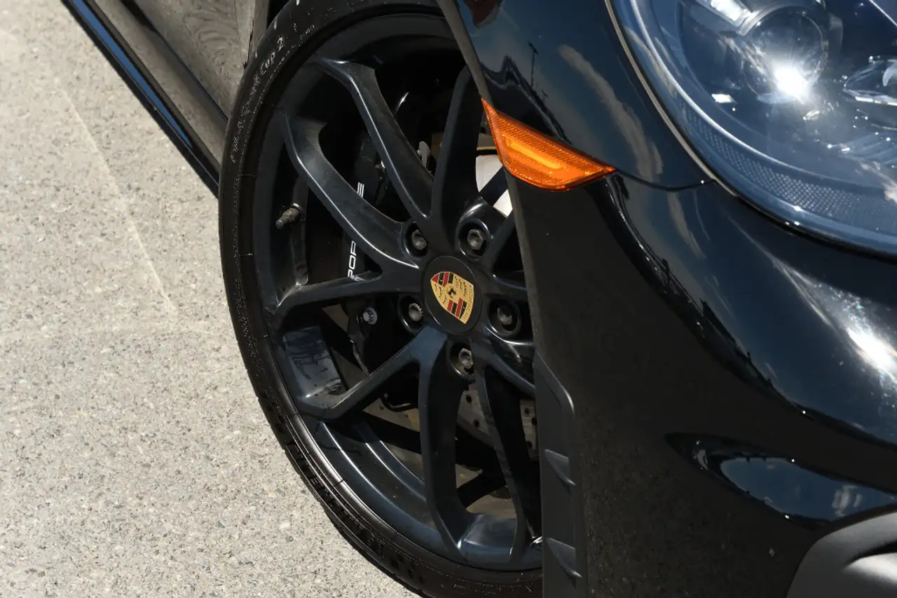 Porsche 718 Spyder снимка Porsche 718 Spyder