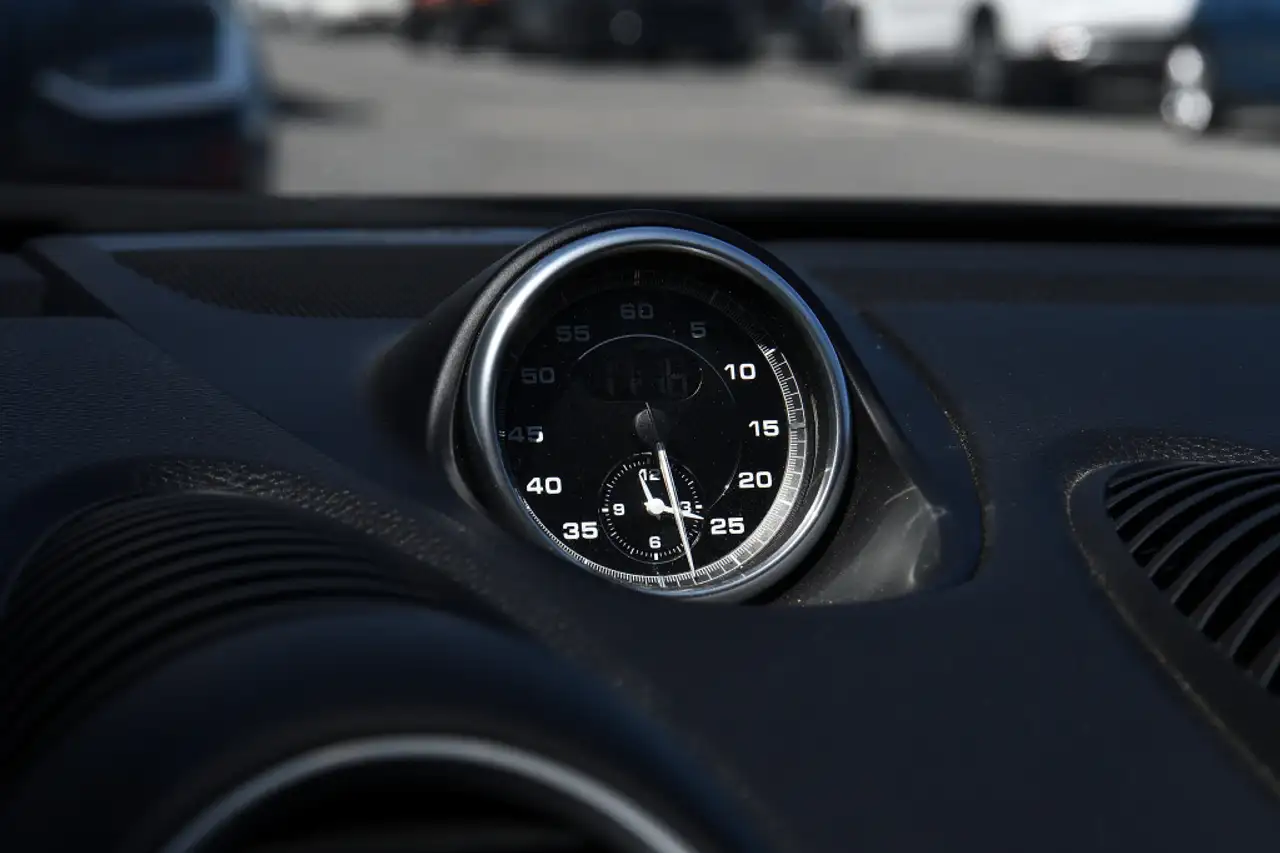 Porsche 718 Spyder снимка Porsche 718 Spyder