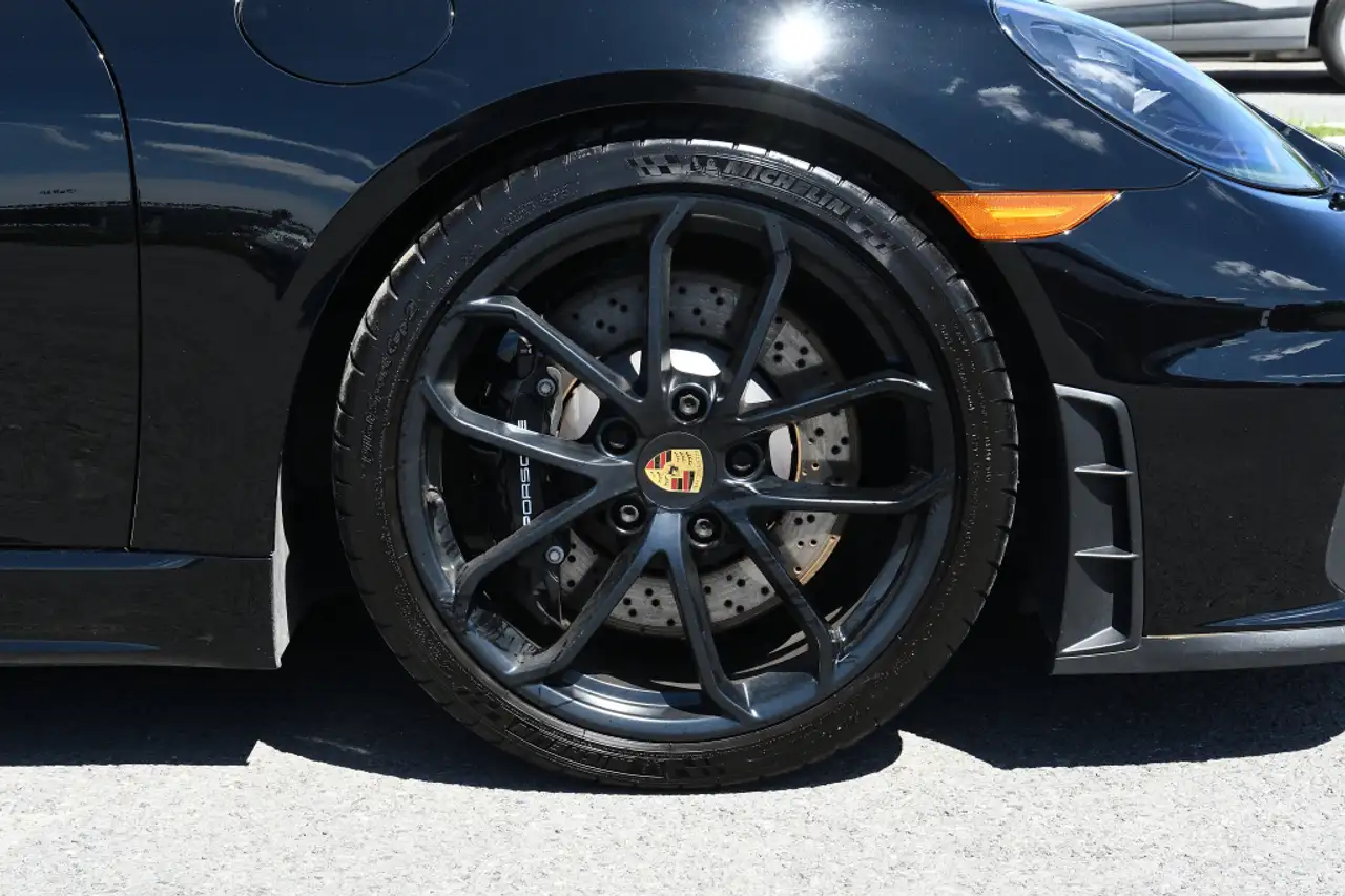 Porsche 718 Spyder снимка Porsche 718 Spyder