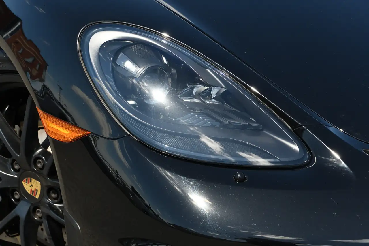 Porsche 718 Spyder снимка Porsche 718 Spyder