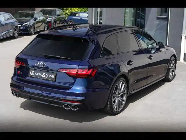 Audi S4 Avant view 7