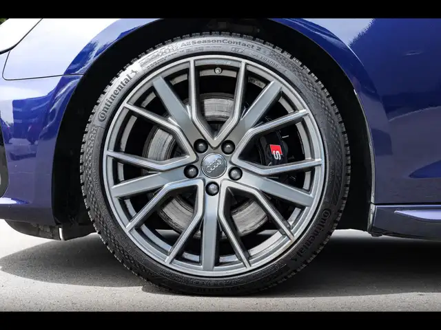 Audi S4 Avant view 8