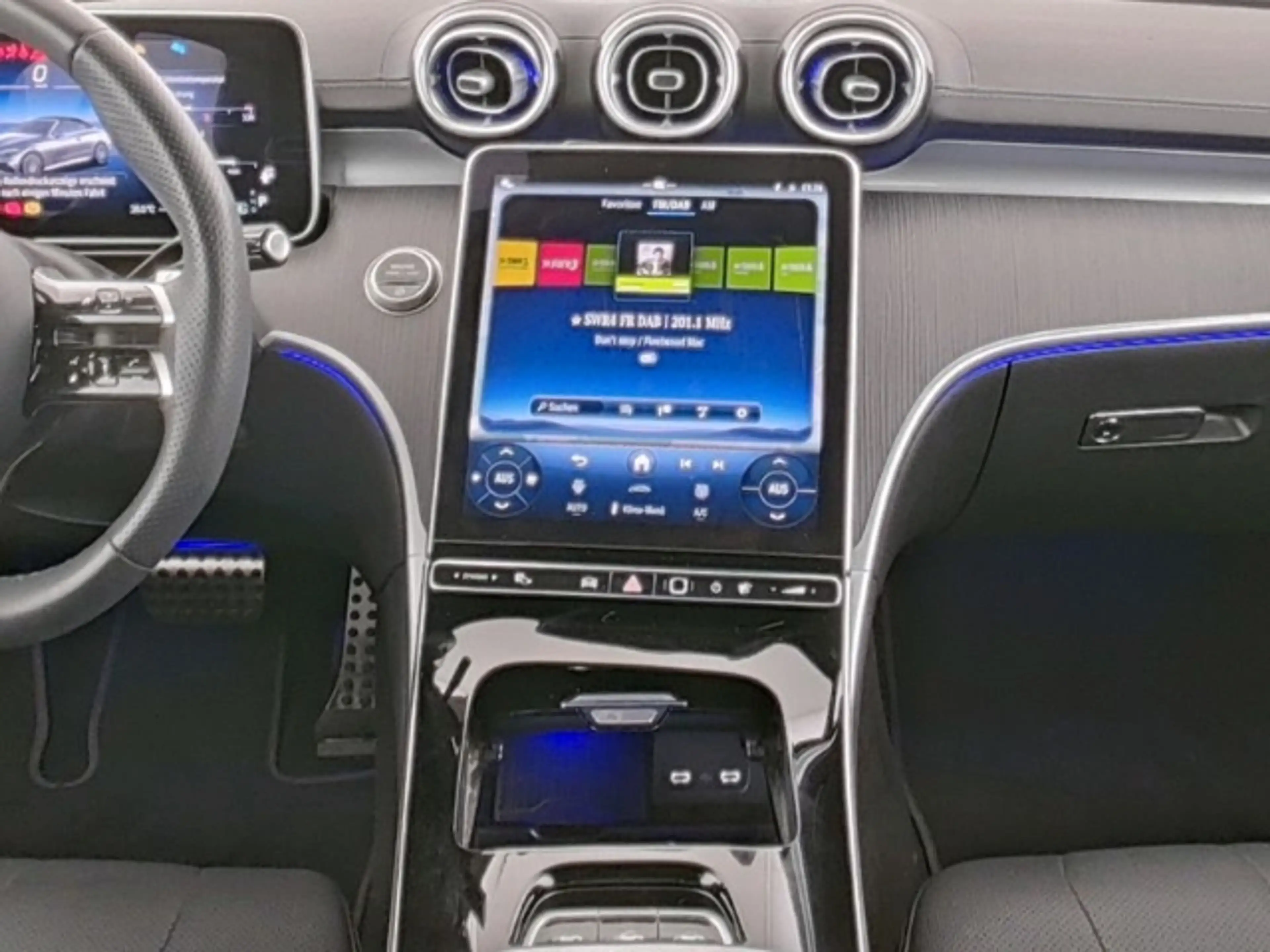 Mercedes-Benz CLE 200 Cabrio AMG Line Advanced+ Fahrassistenz — photo 5