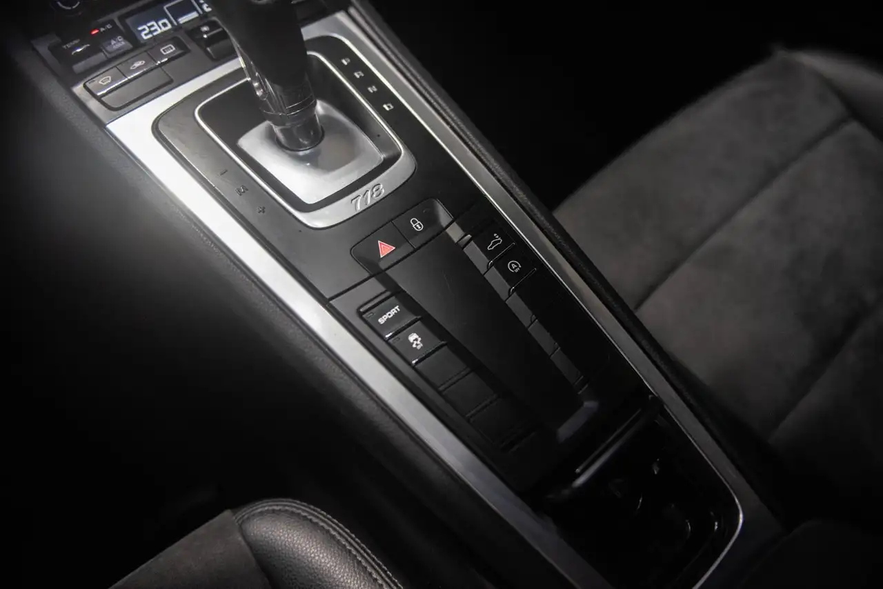 Porsche Cayman — photo 16 sur 16