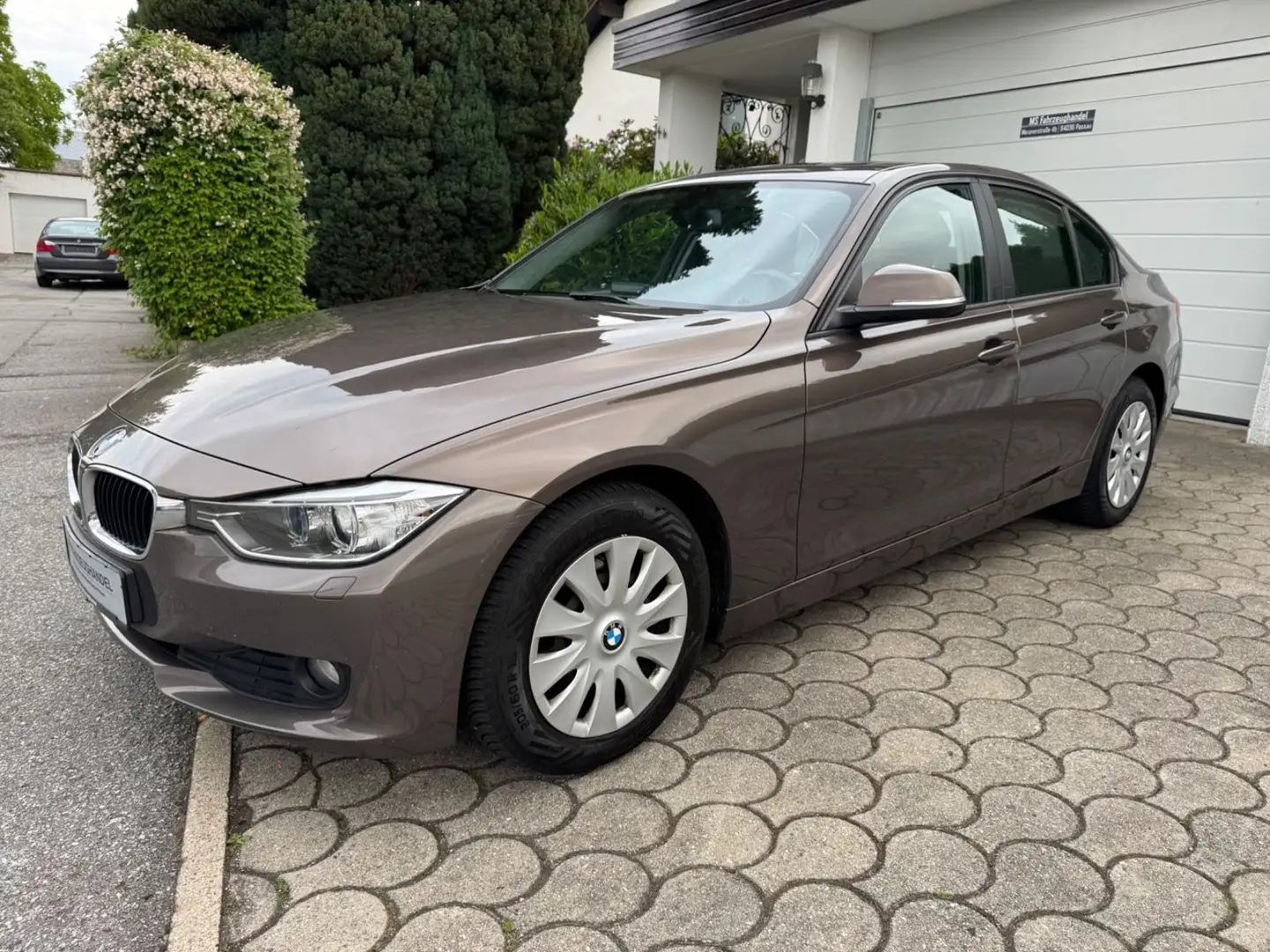 BMW 316 i Lim. AUTOMATIK *TÜV NEU*PDC*SHZ*Schiebedach - 1