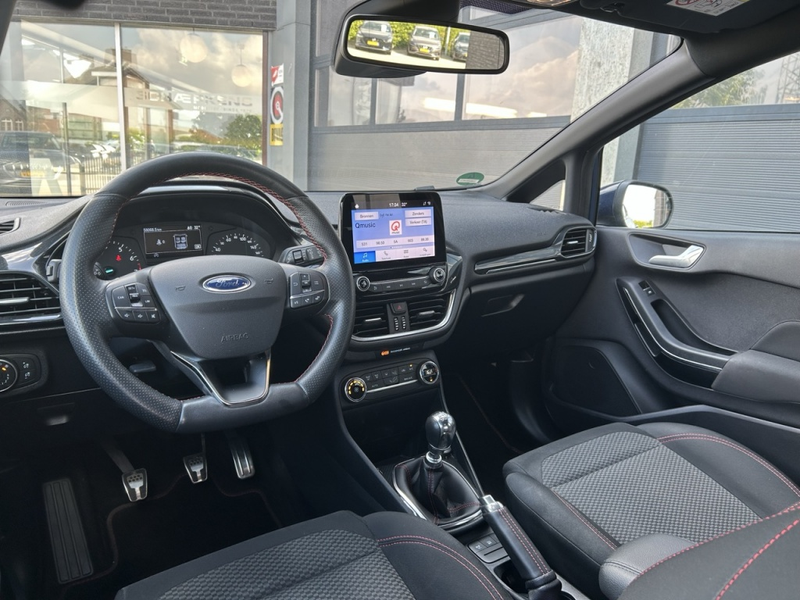 Ford Fiesta 1.0 EcoBoost 95pk 5dr ST-Line — photo 4
