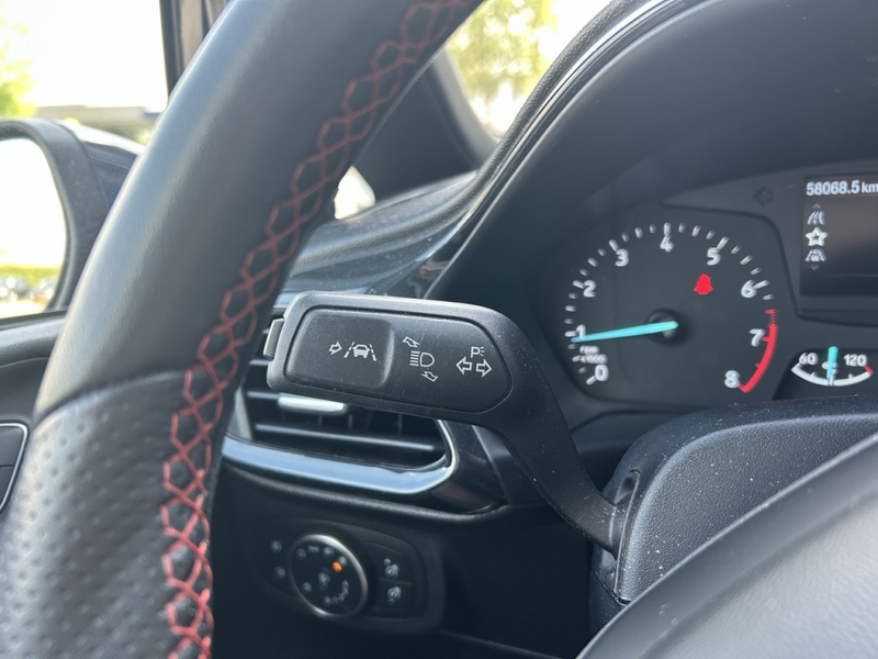 Ford Fiesta 1.0 EcoBoost 95pk 5dr ST-Line — photo 17
