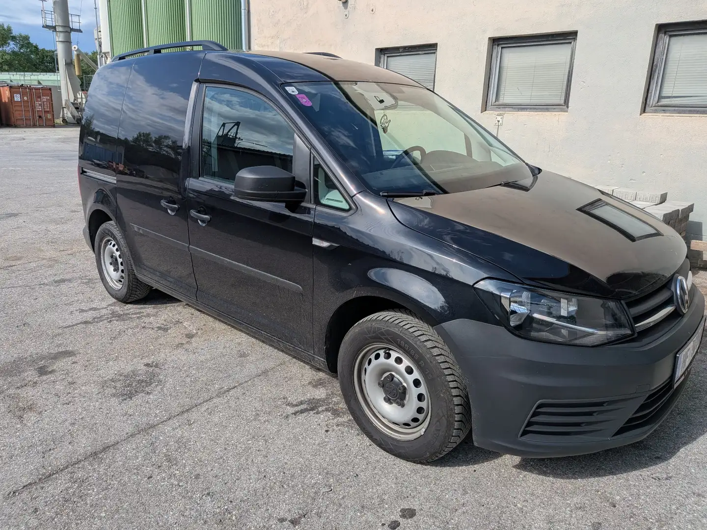 Volkswagen Caddy Kombi 2,0 TDI DSG Schwarz - 1