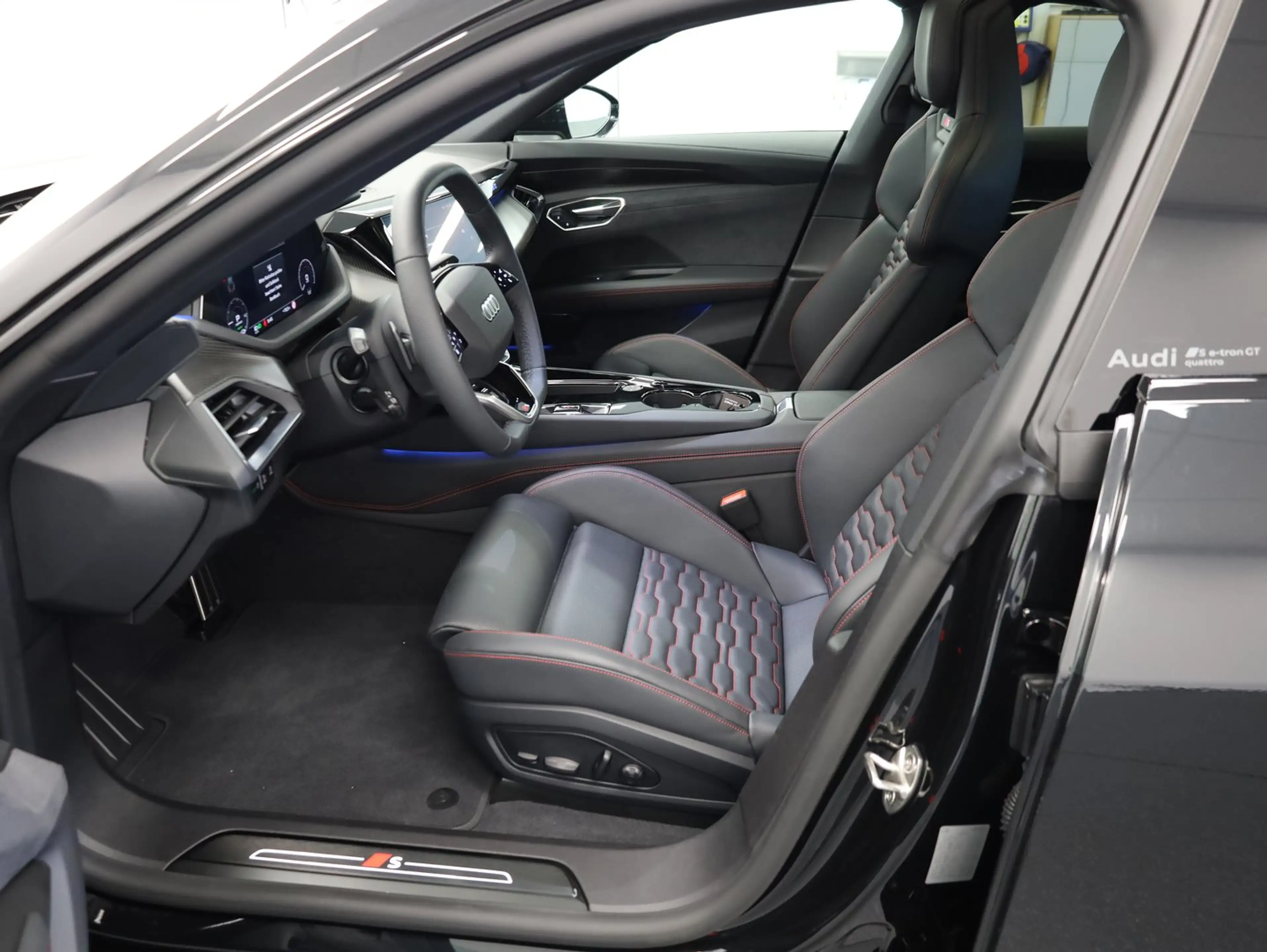 Audi e-tron GT Audi S e-tron GT — photo 12