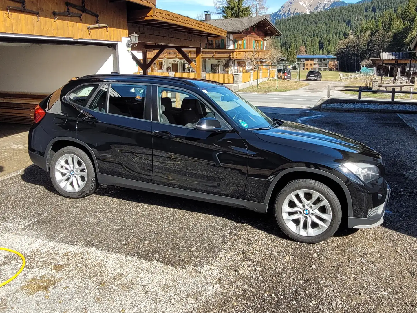 BMW X1 X1 sDrive18d Schwarz - 2