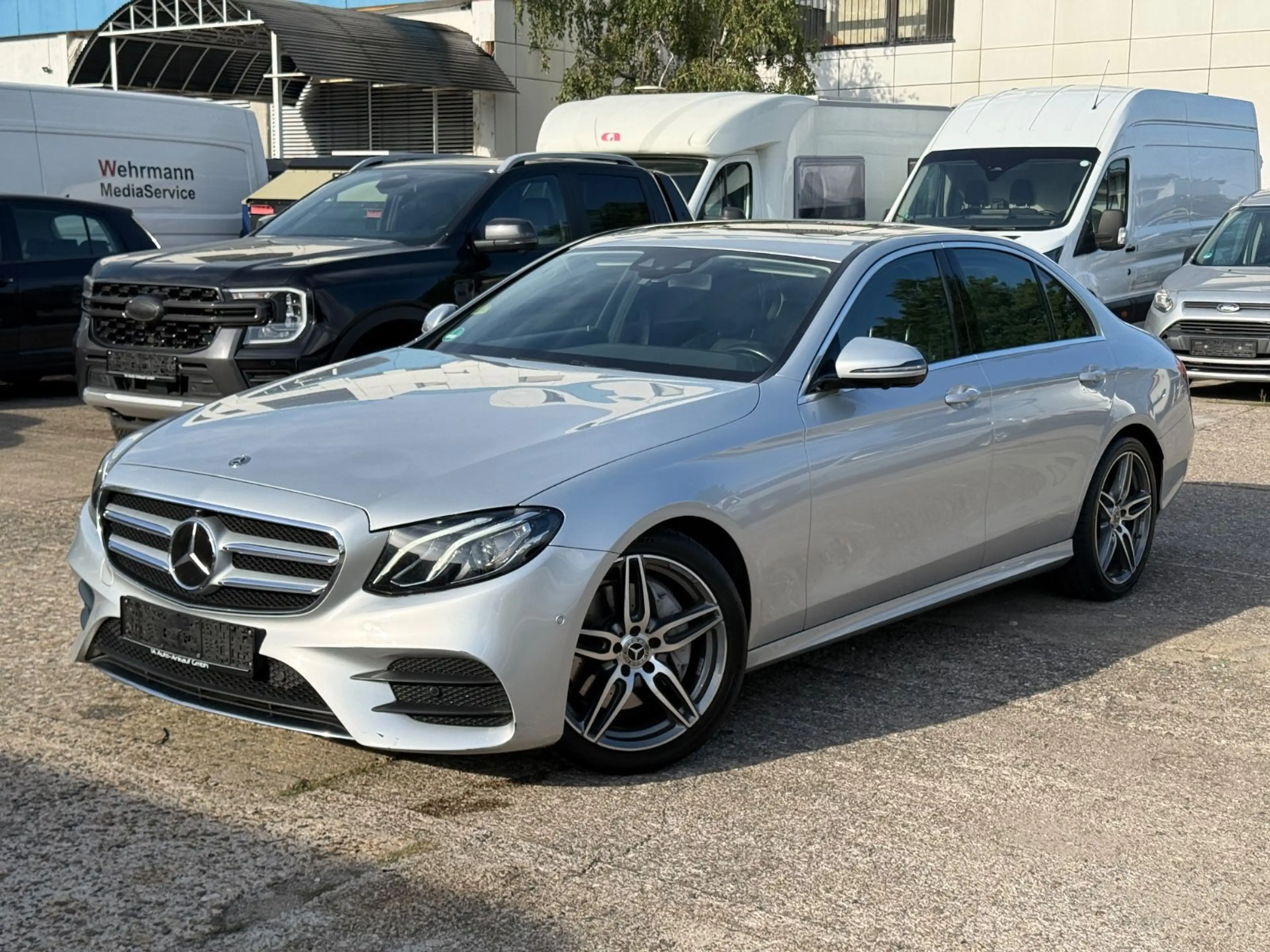 Mercedes-Benz E 200 d/AMG-Line/ACC/Ambiente/360°/KeyLess/LED