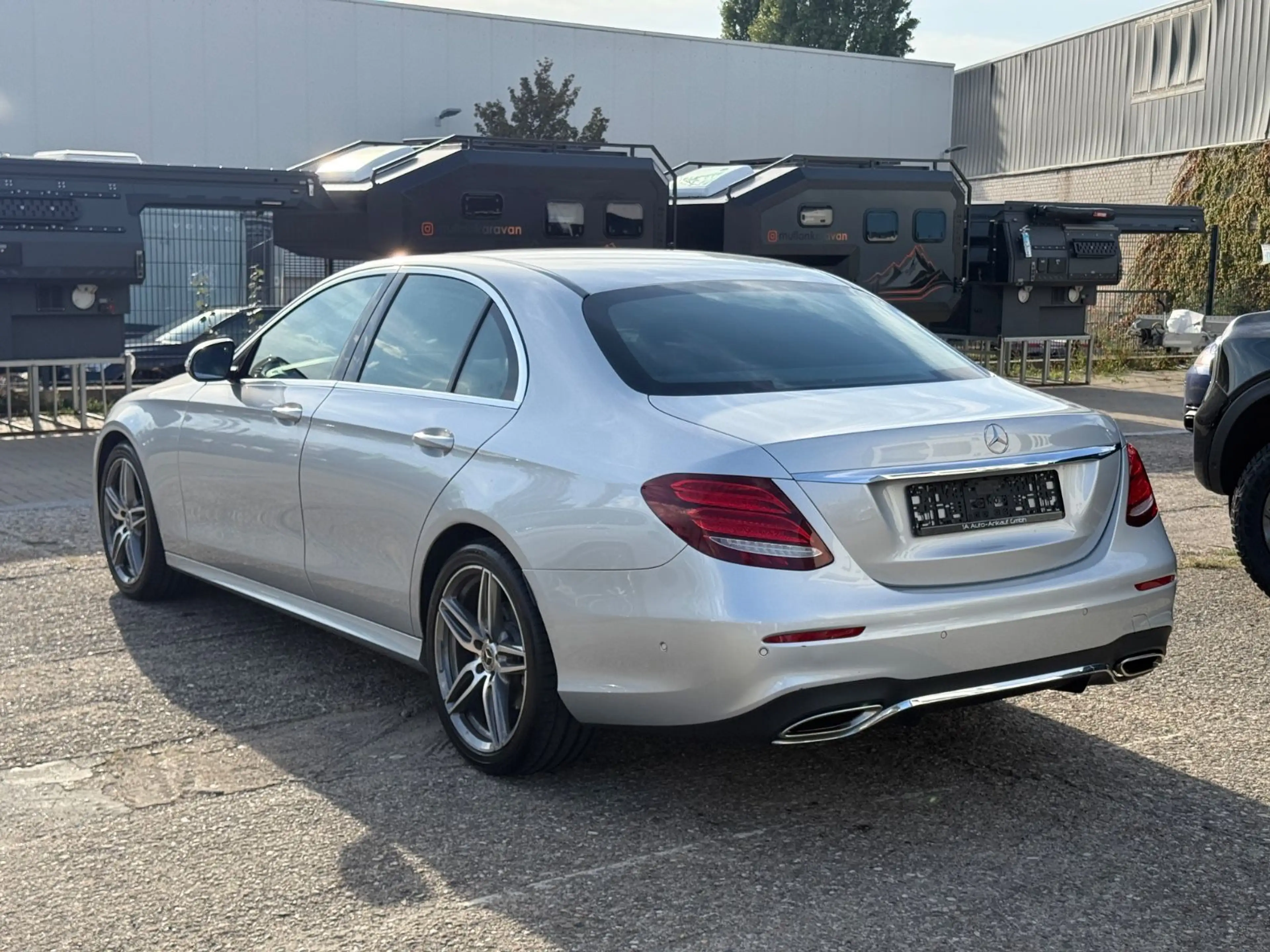 Mercedes-Benz E 200 d/AMG-Line/ACC/Ambiente/360°/KeyLess/LED — photo 8