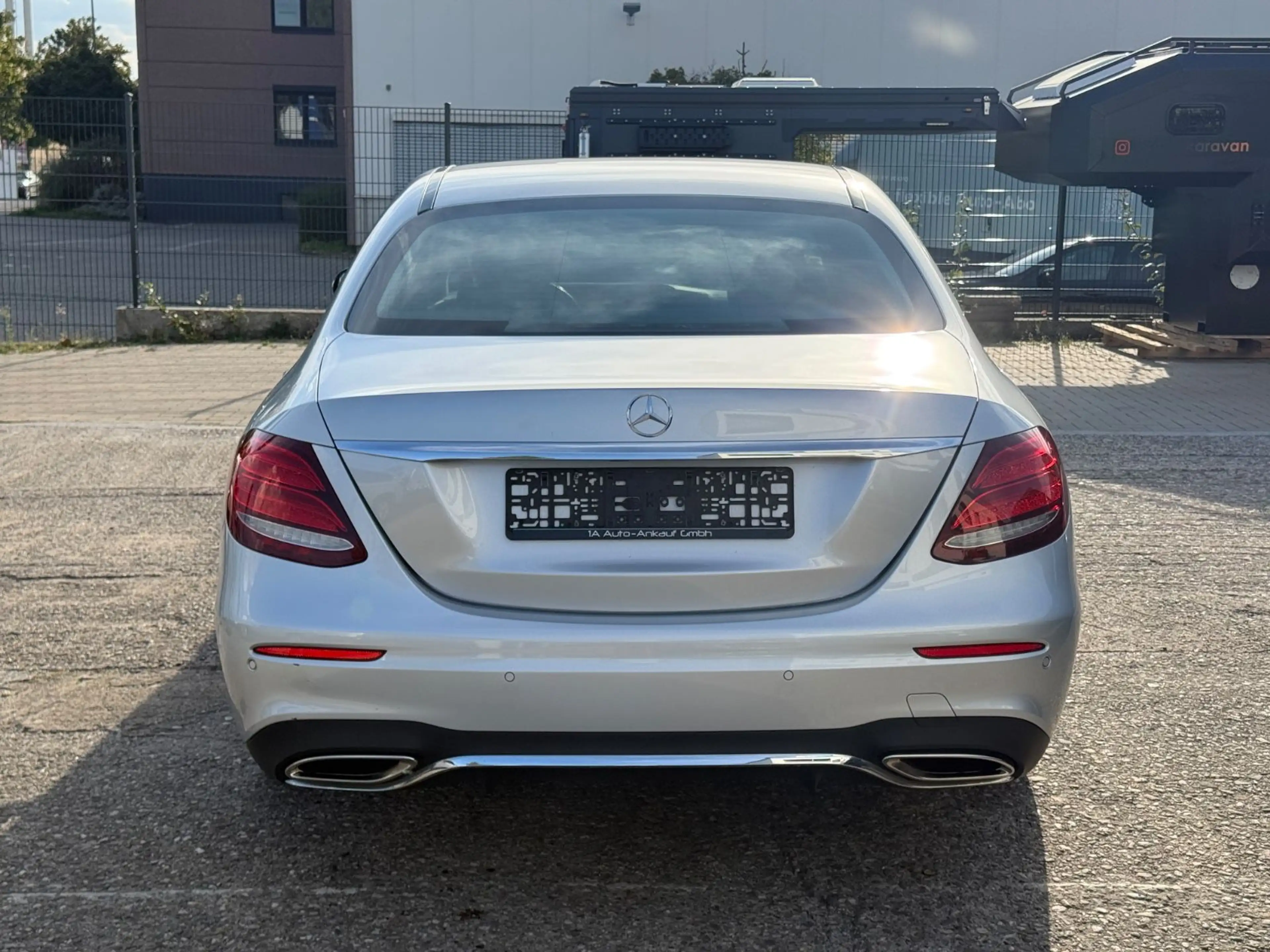 Mercedes-Benz E 200 d/AMG-Line/ACC/Ambiente/360°/KeyLess/LED — photo 7