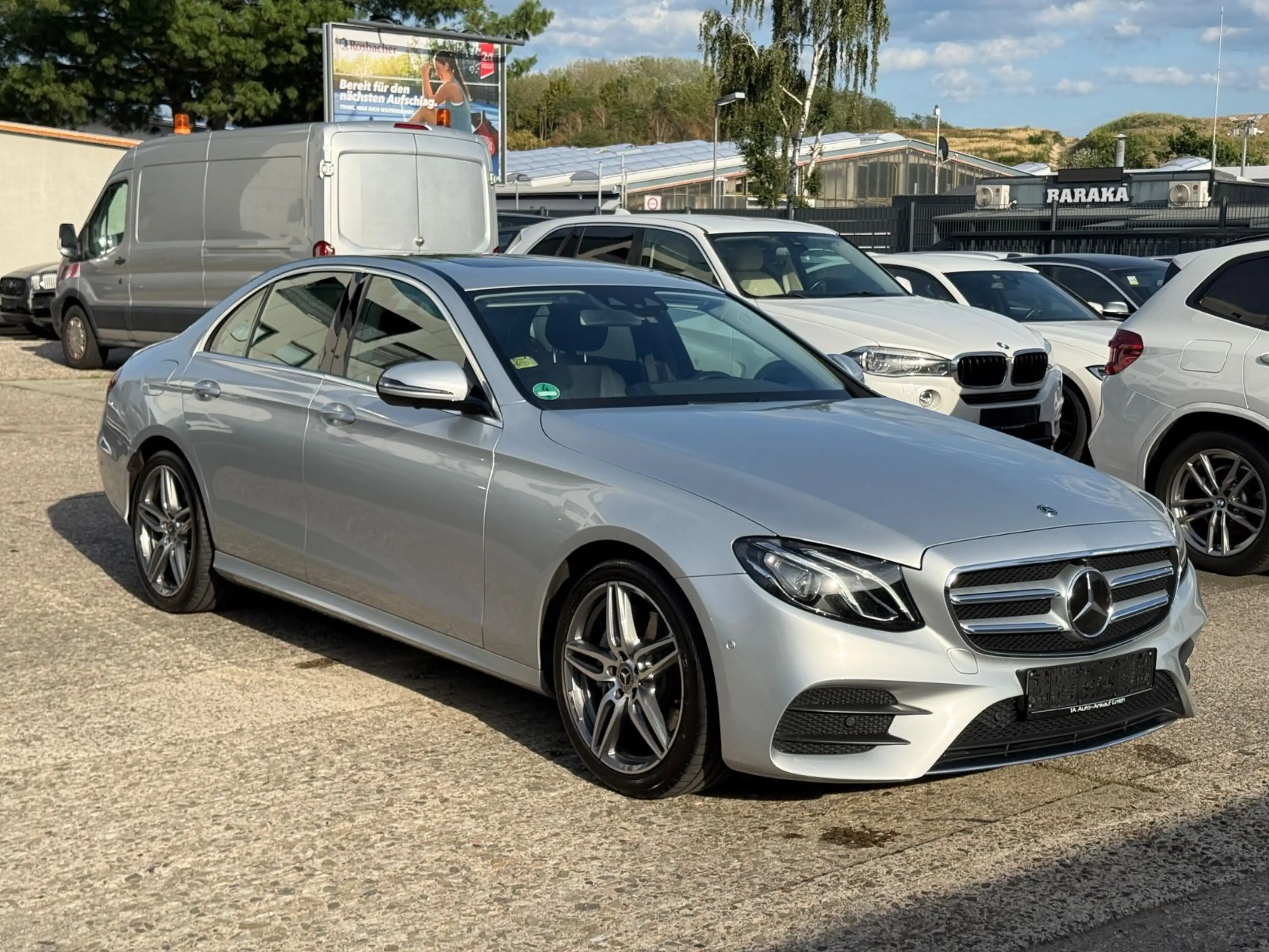 Mercedes-Benz E 200 d/AMG-Line/ACC/Ambiente/360°/KeyLess/LED — photo 4