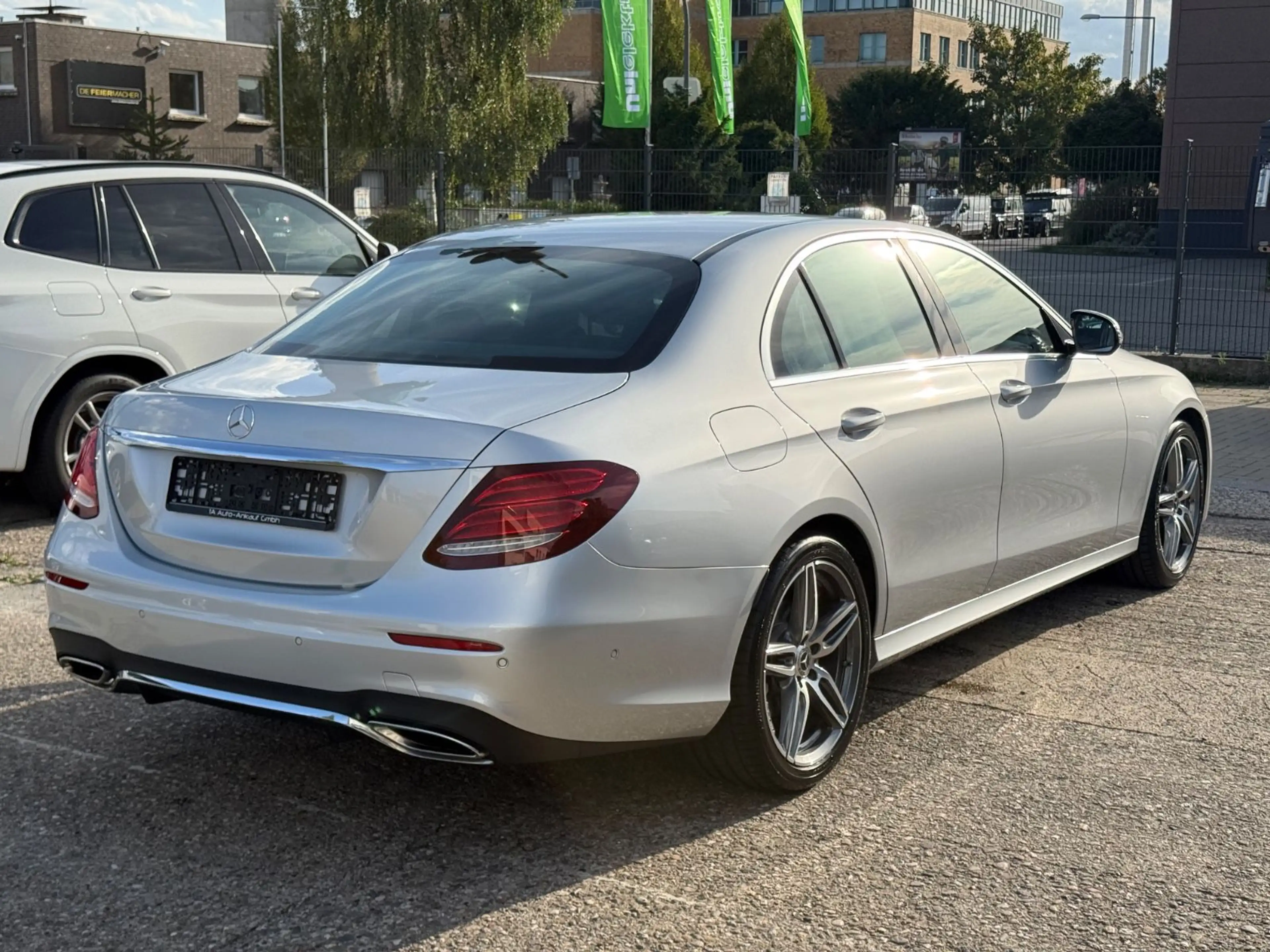 Mercedes-Benz E 200 d/AMG-Line/ACC/Ambiente/360°/KeyLess/LED — photo 6