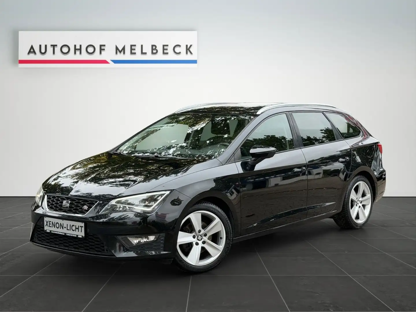 SEAT Leon ST FR *BI-XENON*NAVI*TEILLEDER*S-HEFT*PDC* Schwarz - 1