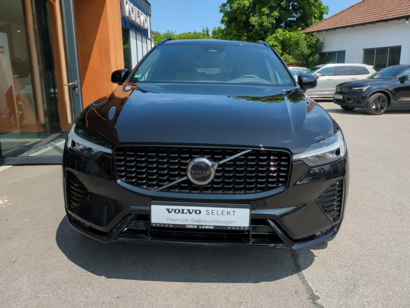 Volvo XC60 Ultimate Dark AWD B5 Diesel EU6d HUD StandHZG AHK Schwarz - 2