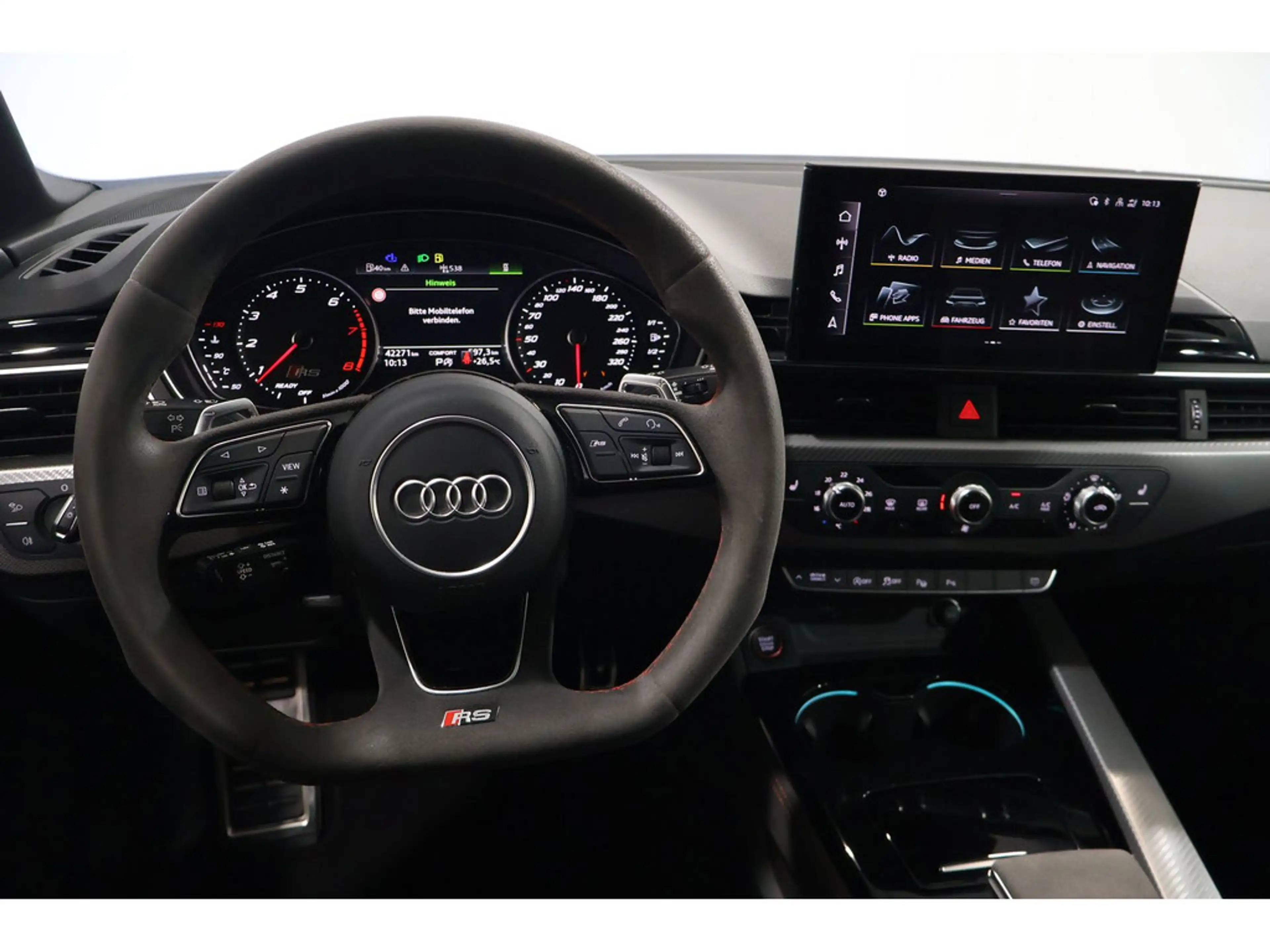 Audi RS4 — photo 11